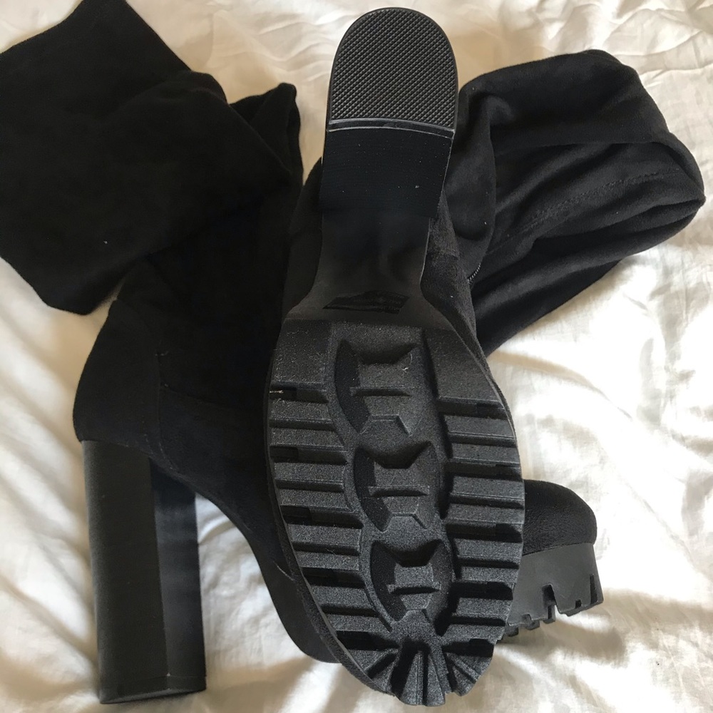 Over the knee boots - Picture 5 of 6